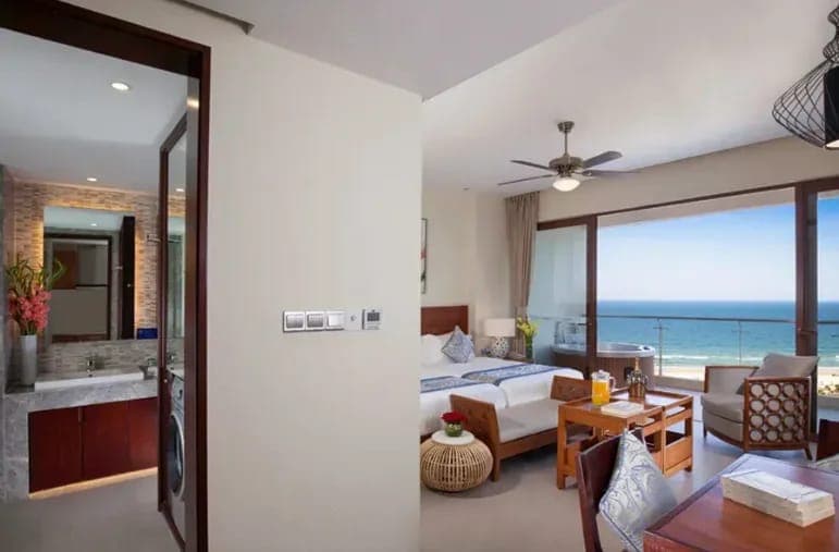 Aloha Oceanfront Suite Resort — 4