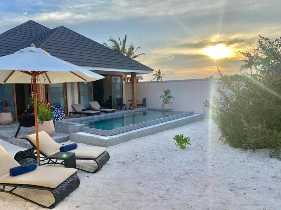 BRENNIA KOTTEFARU MALDIVES — 3