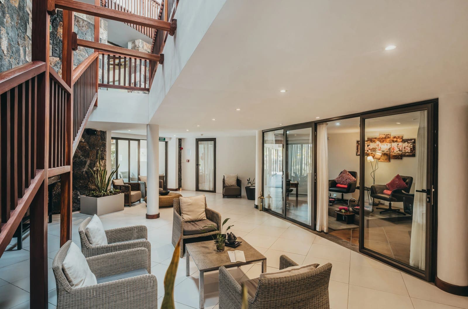 Crystals Beach Resort Belle Mare By Radisson — 4