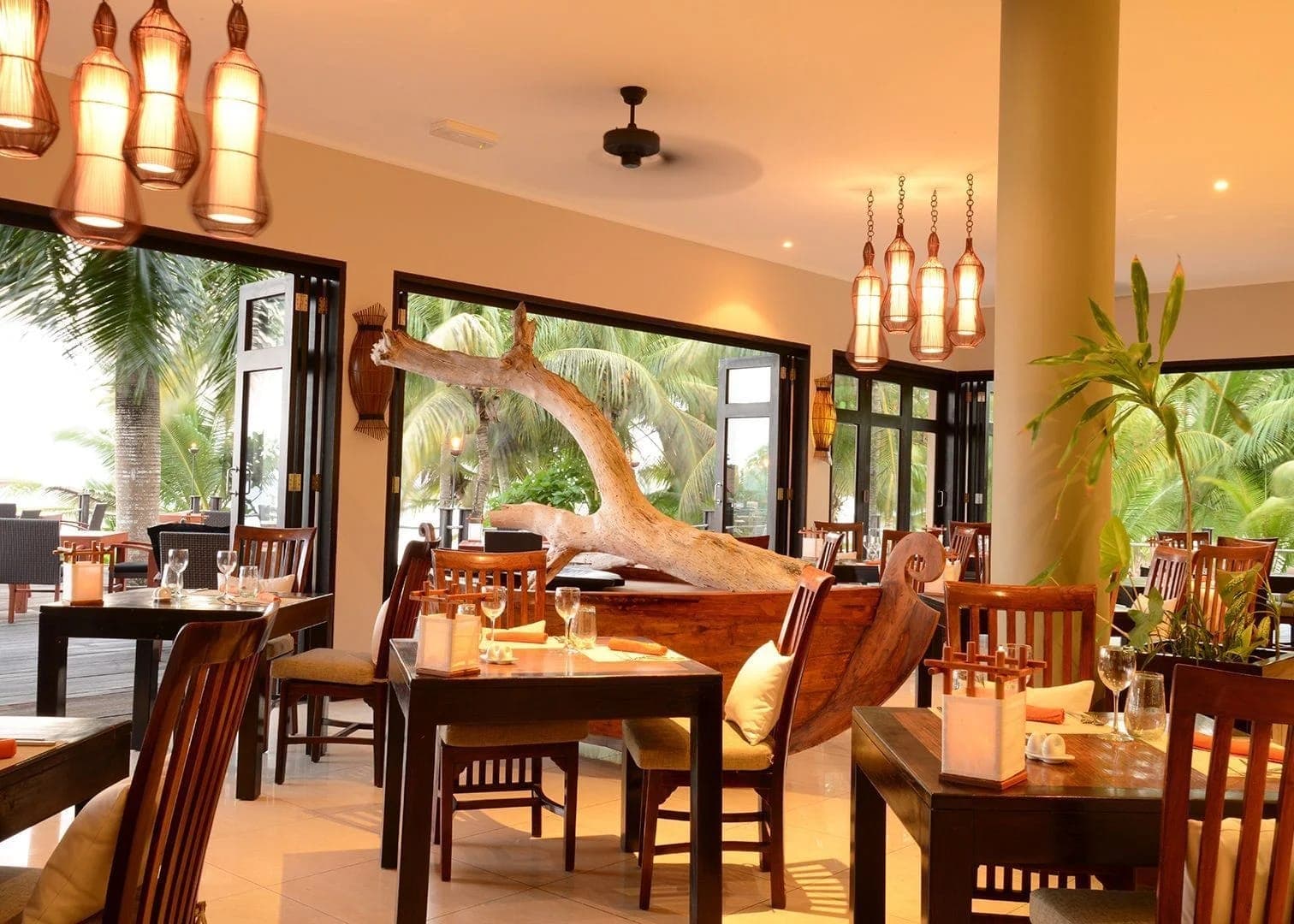 Double Tree By Hilton Seychelles - Allamanda Hotel Resort & Spa — 4