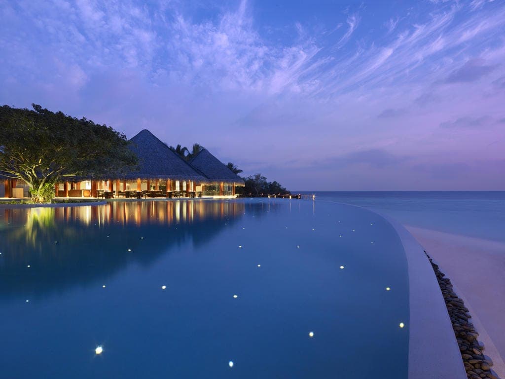 Dusit Thani — 4