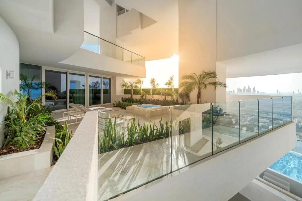 Five Jumeirah Village Dubai — 5