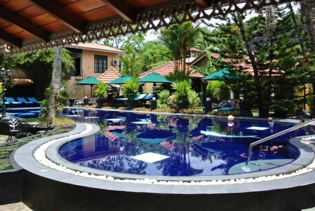 Flower Garden Hotel — 3