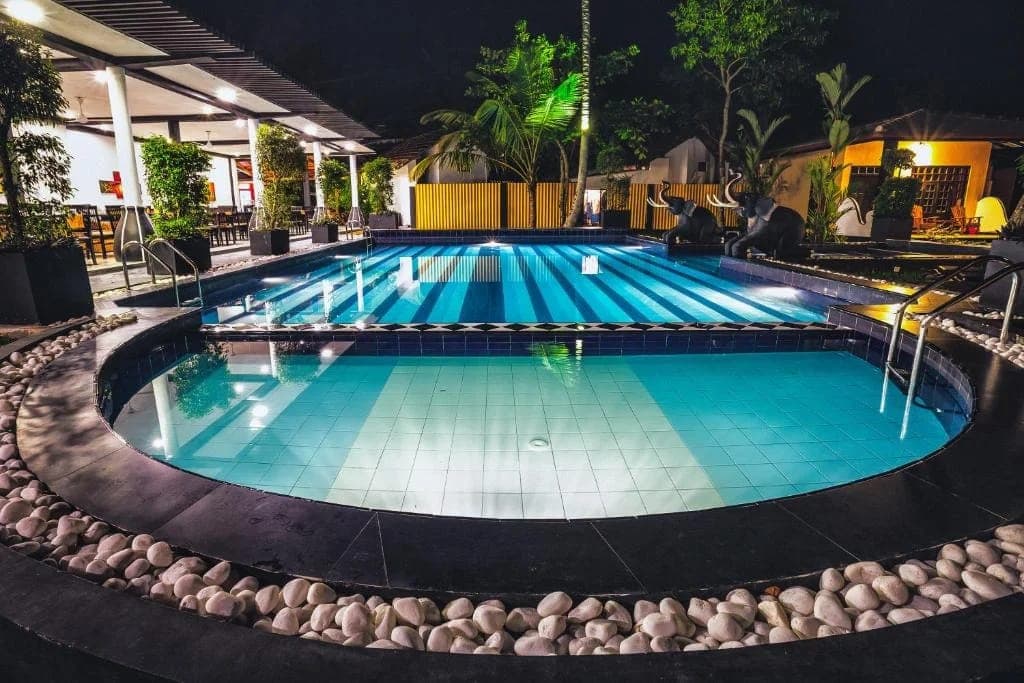 Flower Garden Hotel — 2
