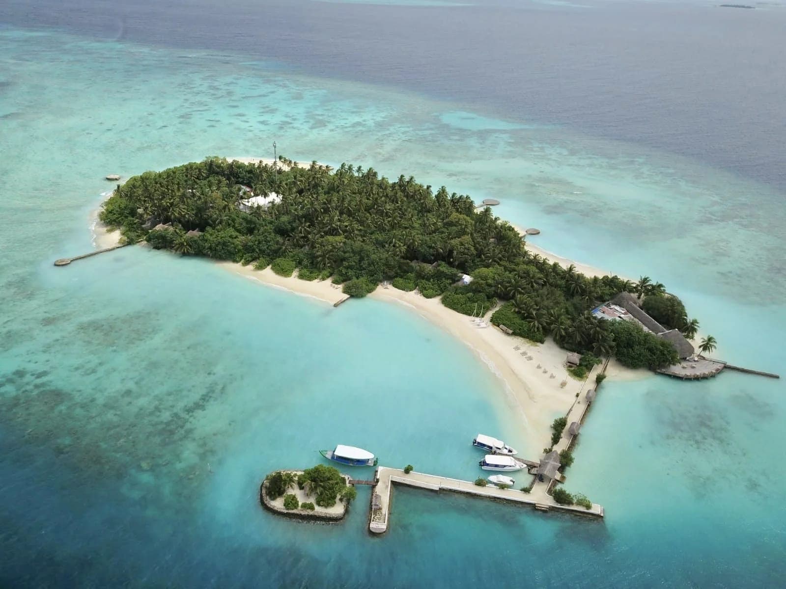 Makunudu Island — 2