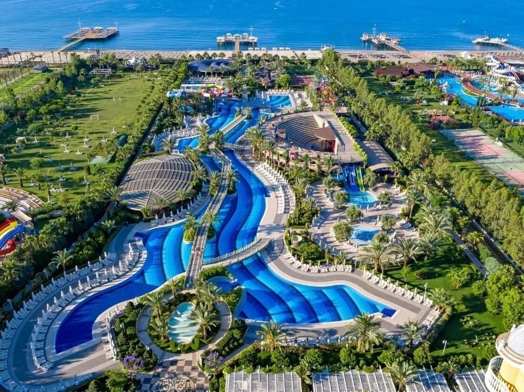 Royal Holiday Palace — 4