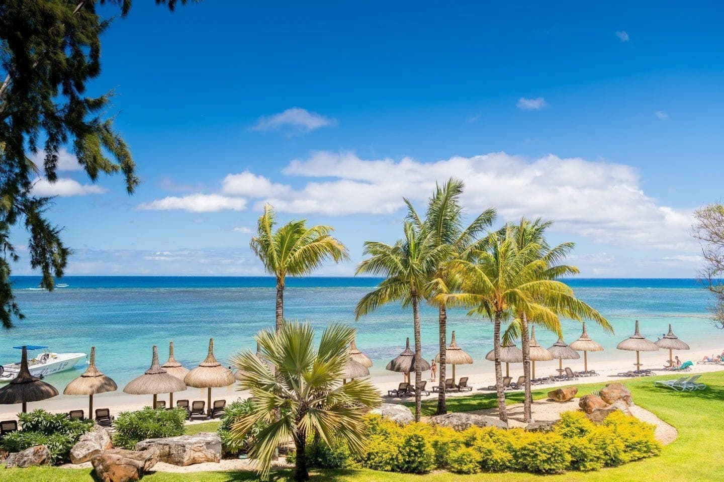 Victoria Beachcomber Resort & Spa — 4
