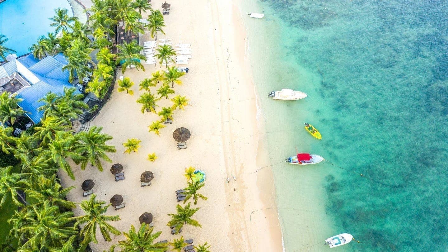 Victoria Beachcomber Resort & Spa — 3