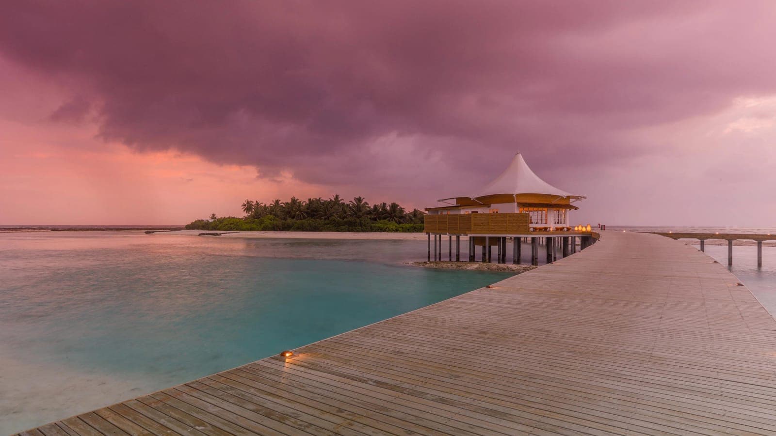 Cinnamon Hakuraa Huraa Maldives