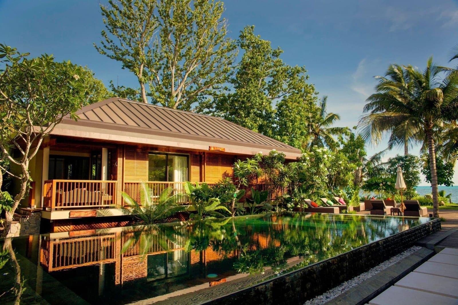 Dhevatara Beach Hotel
