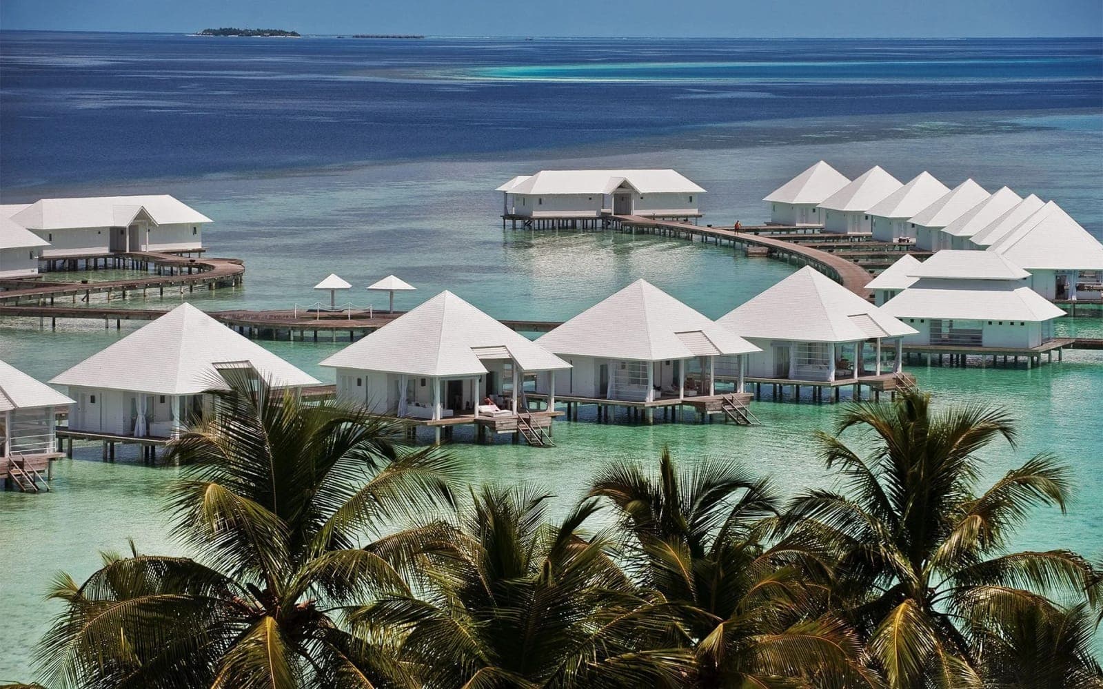 Diamonds Athuruga Island
