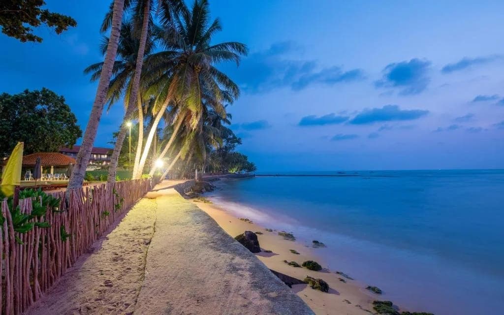 Earls Reef Beach Hotel
