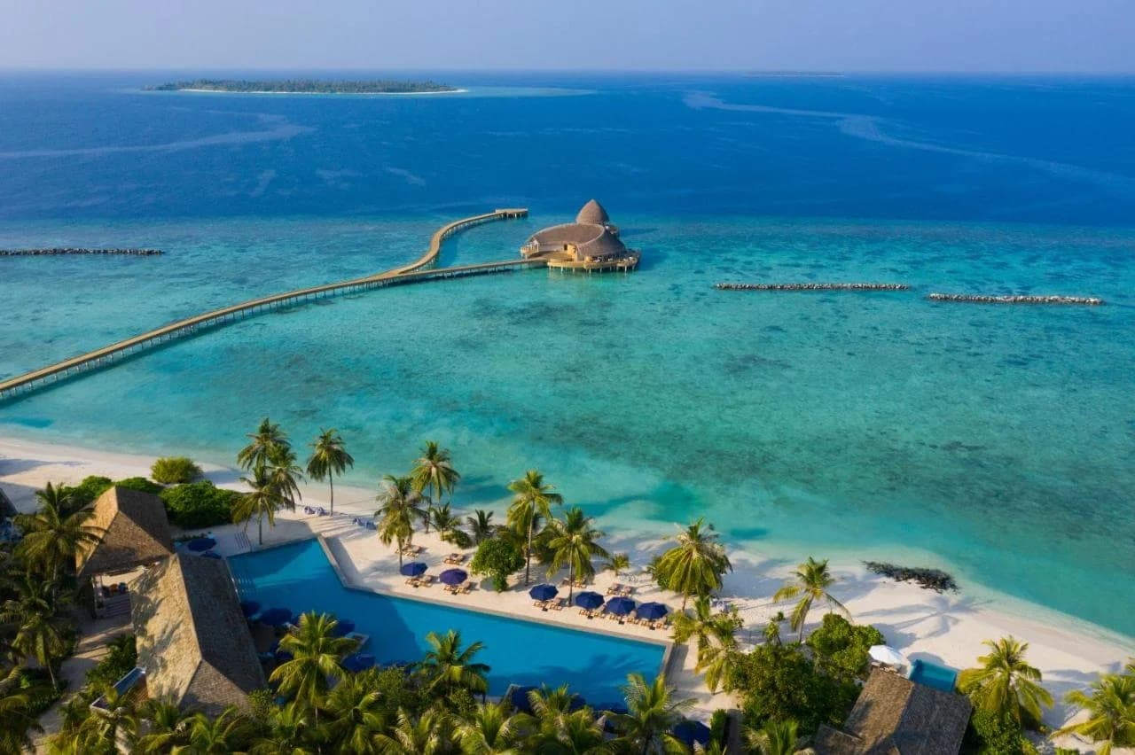 Emerald Faarufushi Resort & Spa