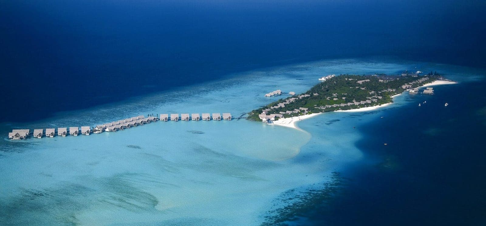 Four Seasons Landaa Giraavaru