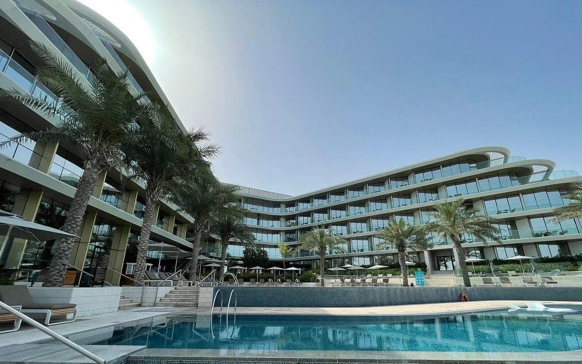 Ja Lake View Hotel